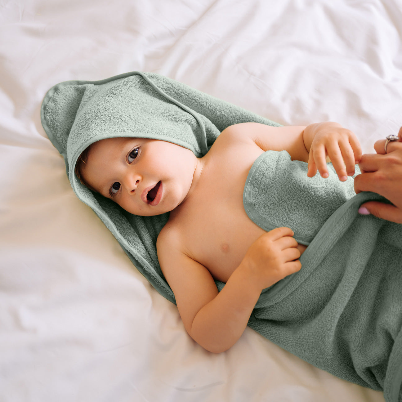 Poncho de bain pour enfant
- Taille unique (2-4 ans)- Blanc- Coton classique - Dalfilo