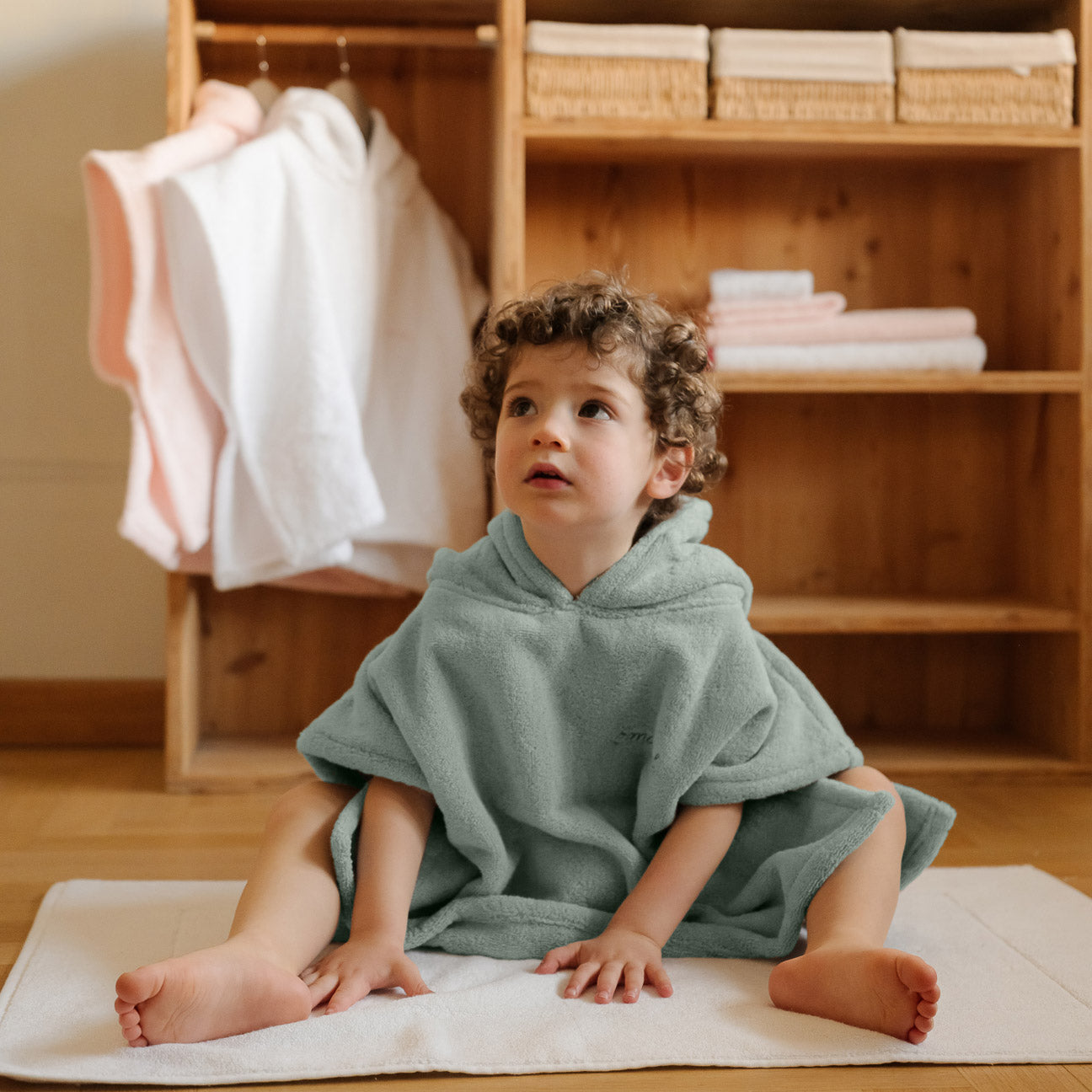 Poncho de bain pour enfant
- Taille unique (2-4 ans)- Sauge- Coton classique - Dalfilo