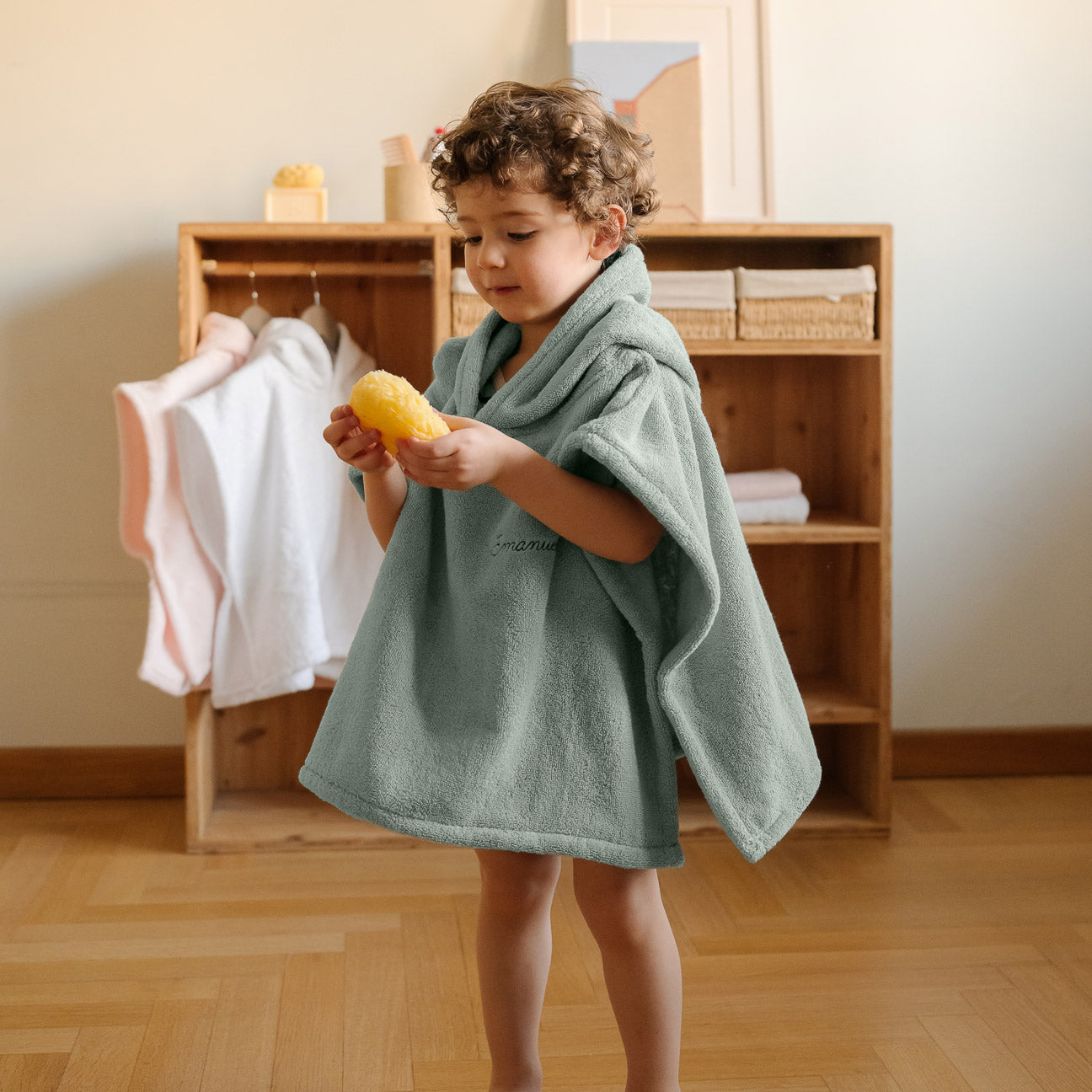 Poncho de bain pour enfant
- Taille unique (2-4 ans)- Blanc- Coton classique - Dalfilo