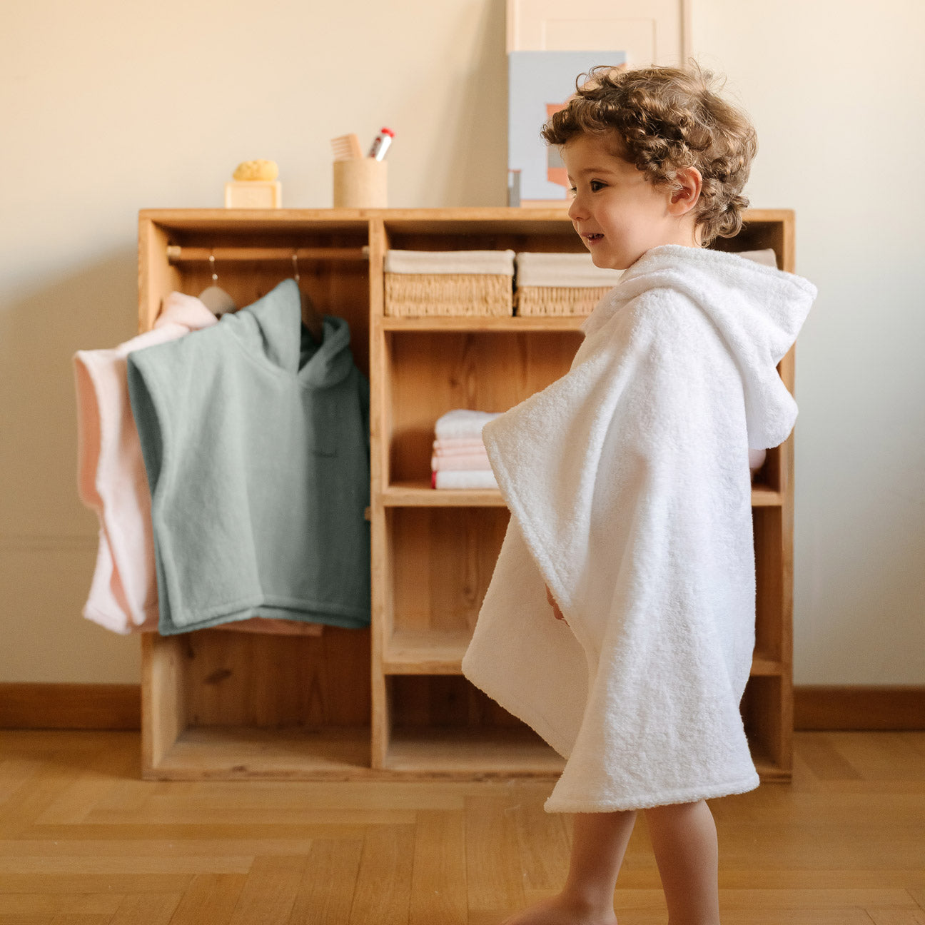 Poncho de bain pour enfant
- Taille unique (2-4 ans)- Blanc- Coton classique - Dalfilo