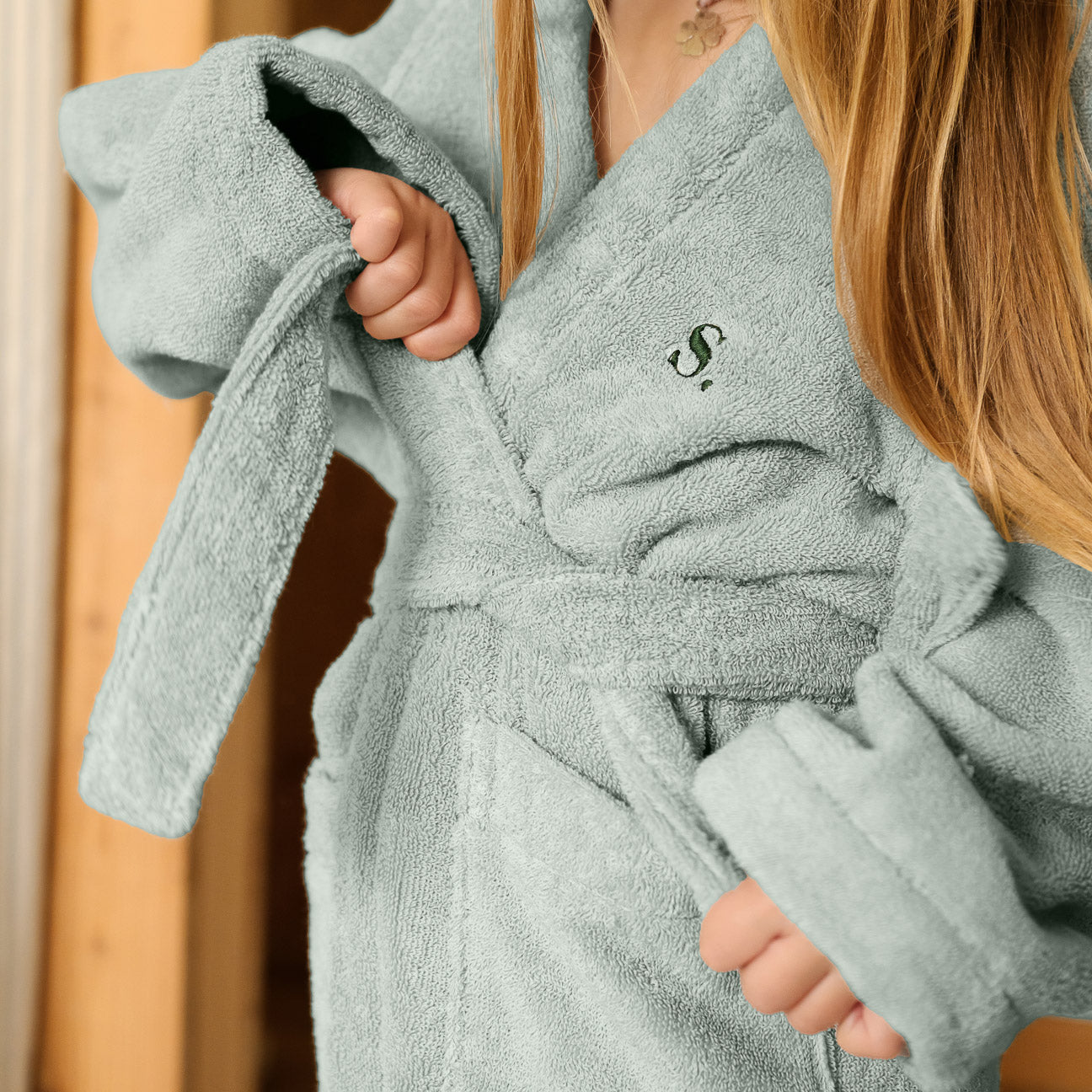 Peignoir enfant à capuche
- 4-6 ans- Sauge- Coton - Dalfilo