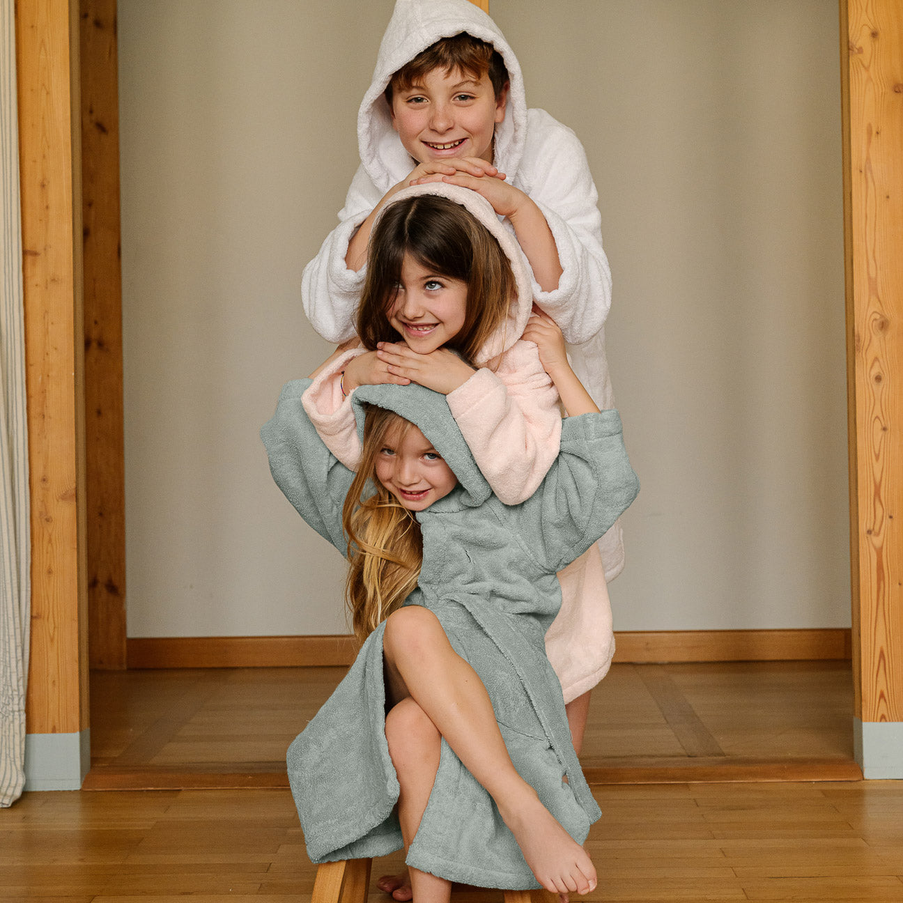 Peignoir enfant à capuche
- 4-6 ans- Blanc- Coton - Dalfilo