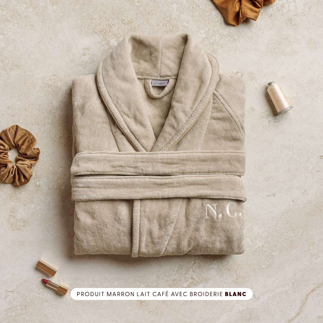 Broderie peignoir supérieur
 - Dalfilo