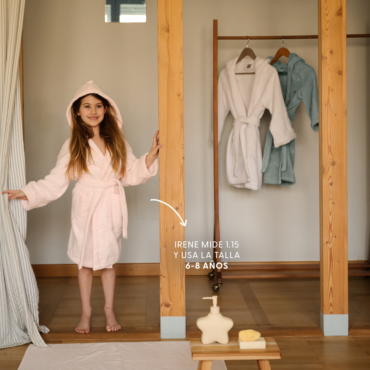 Peignoir enfant à capuche
- 4-6 ans- Rose Cerizier- Coton - Dalfilo