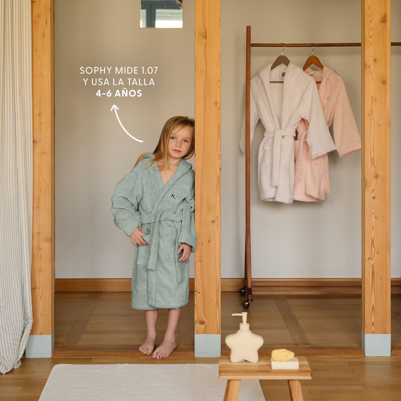 Peignoir enfant à capuche
- 4-6 ans- Sauge- Coton - Dalfilo