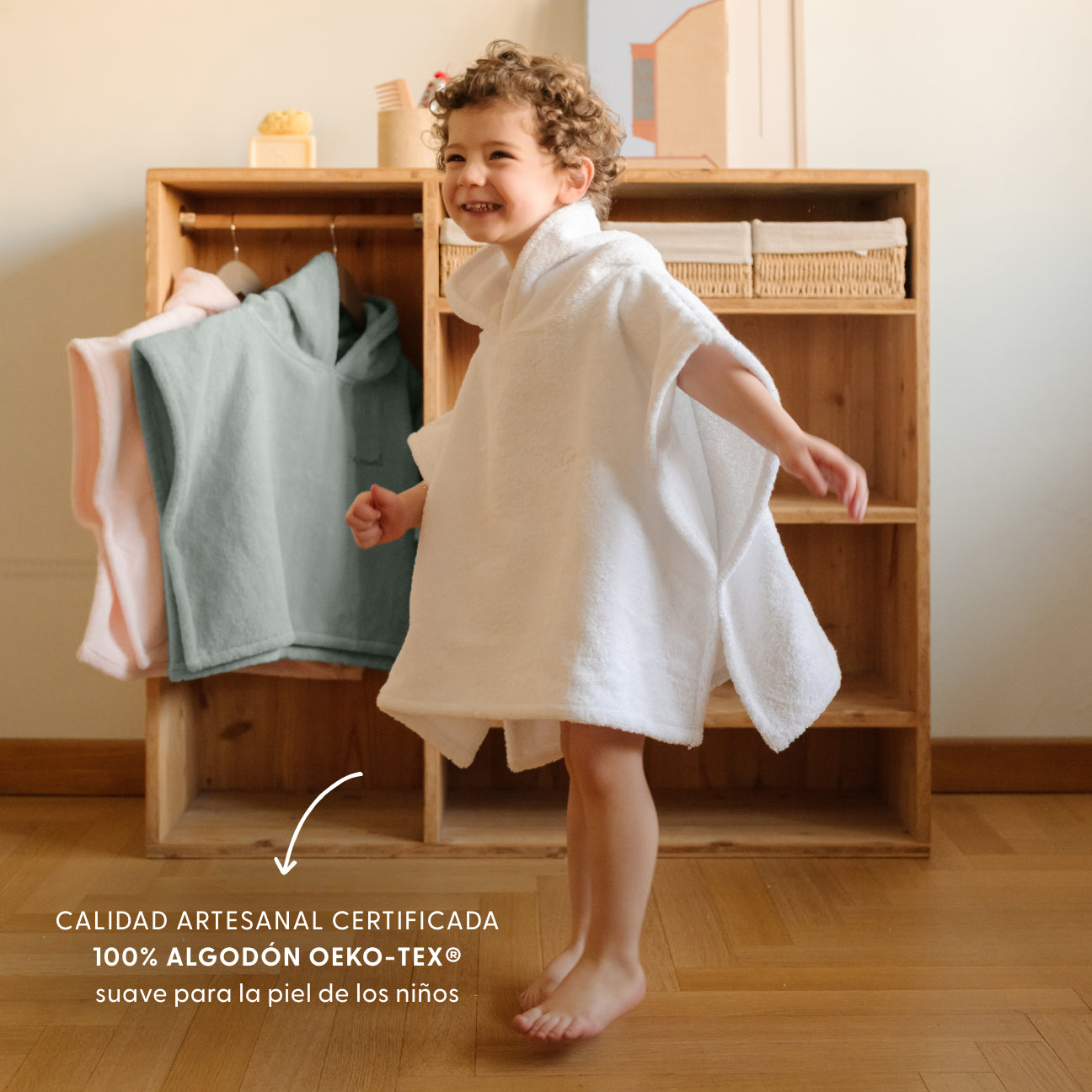 Poncho de bain pour enfant
- Taille unique (2-4 ans)- Blanc- Coton classique - Dalfilo